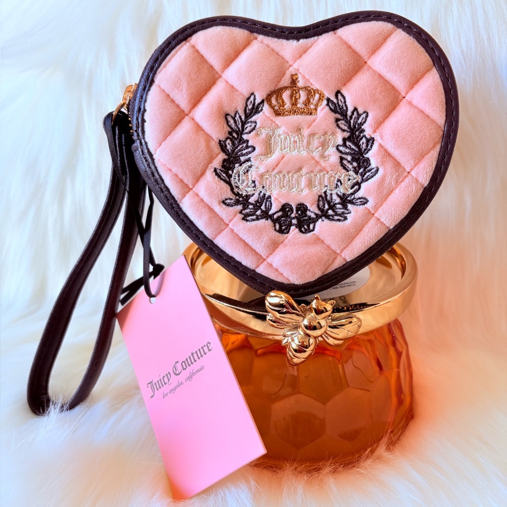 🩷🩷Juicy Couture Pink Heart Wristlet🩷🩷